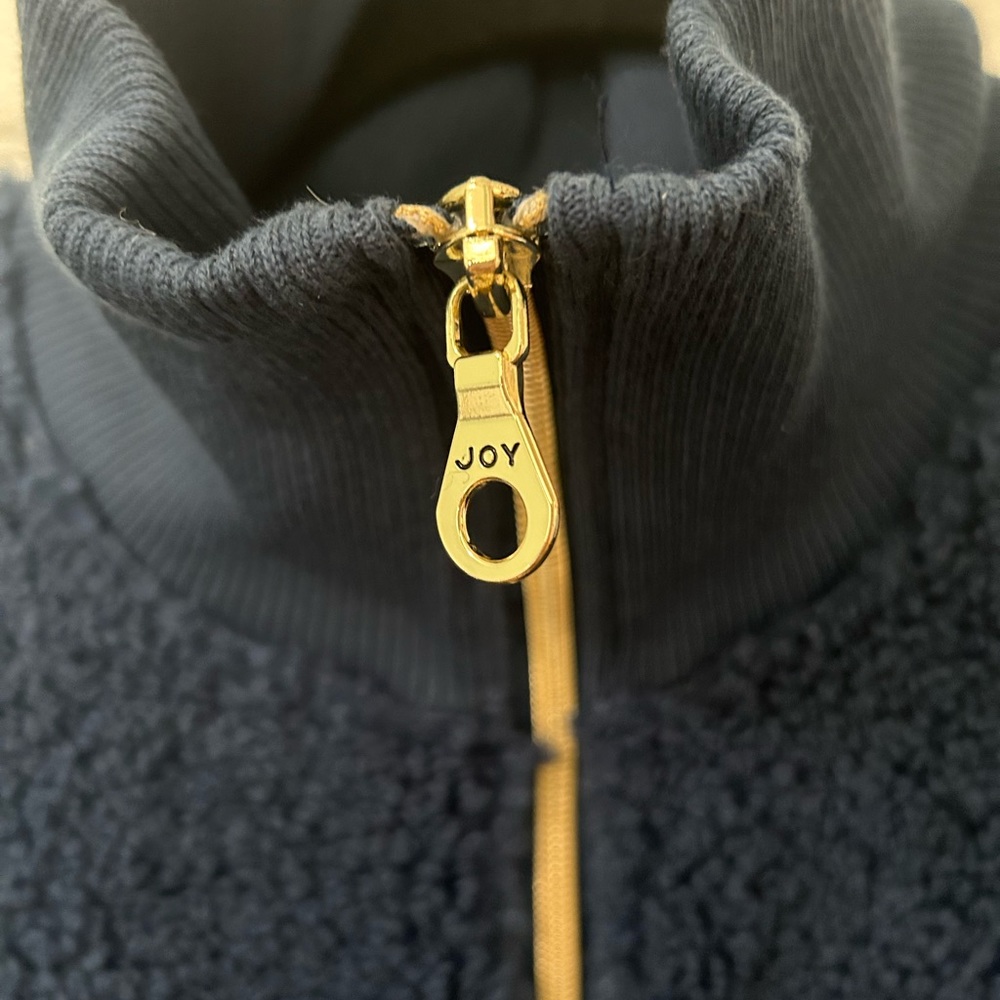 Fuzzy half zip pullover - Picture 2 of 5